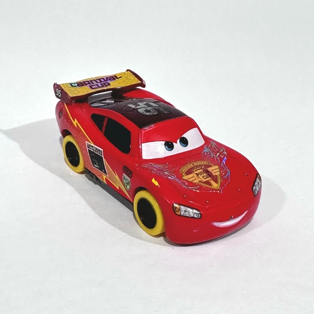 Disney Cars Carnival Cup Lightning McQueen Die-cast